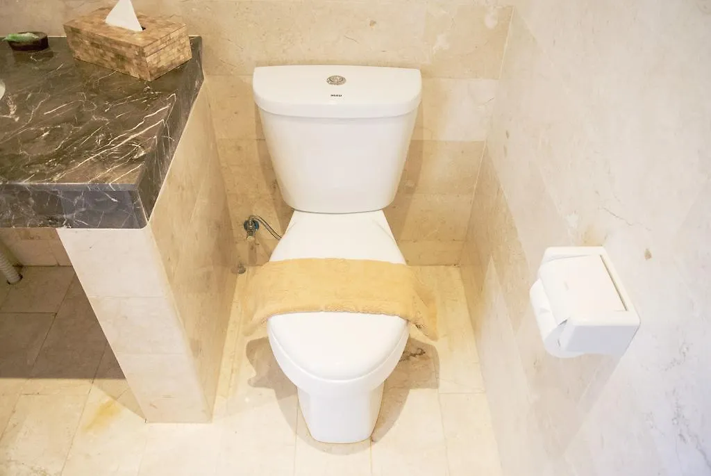Hikari Guesthouse Seminyak 0*, BALI